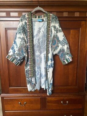 Boho Paisley Open-Front Kimono Jacket - White & Blue pit to pit 32”. 36” length